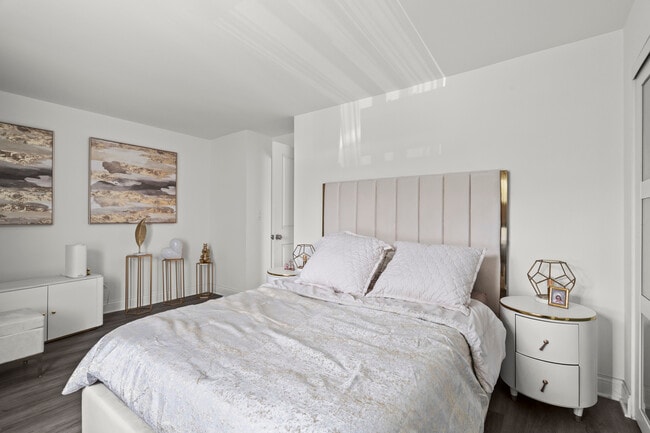 Building Photo - 9S220 S Frontage Rd