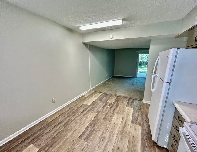 Building Photo - FOH416-418