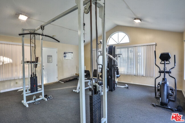 Building Photo - 926 W Philadelphia St