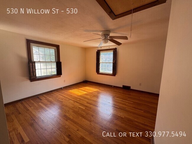 Building Photo - 530 N Willow St