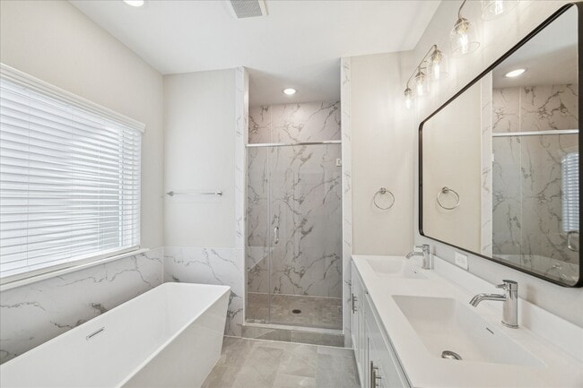 Building Photo - 8127 Esther Acres Ln