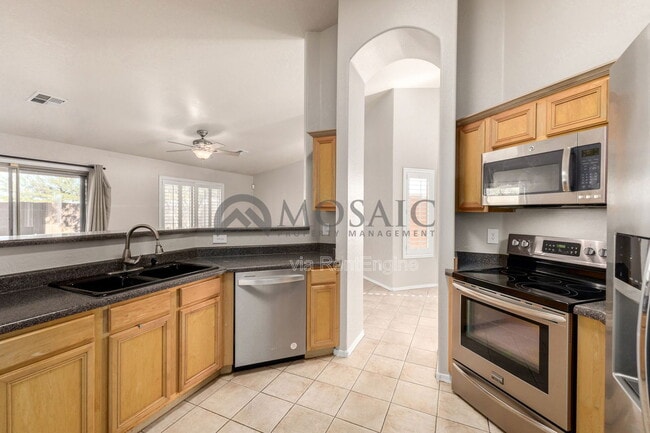 Building Photo - 1260 S Lindsay Rd