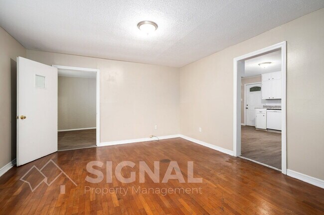 Building Photo - 5117 Highland Ave