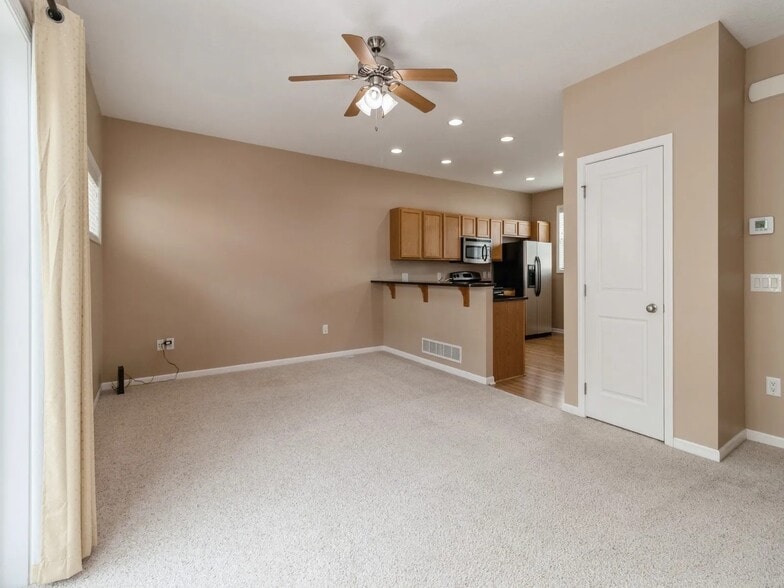 Building Photo - 620 Nantucket Pl