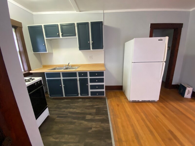 Building Photo - 1405 S 10th St