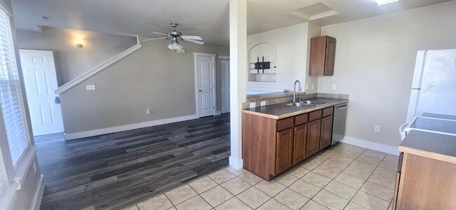Building Photo - Nice 2 bedroom, 2 bath condo in a fabulous...