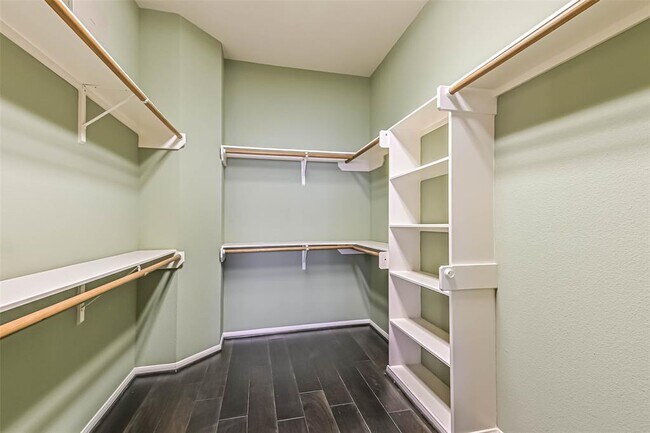 Building Photo - 5453 Fairdale Ln