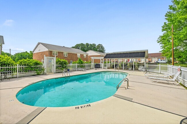Building Photo - 113 Stroupe Rd