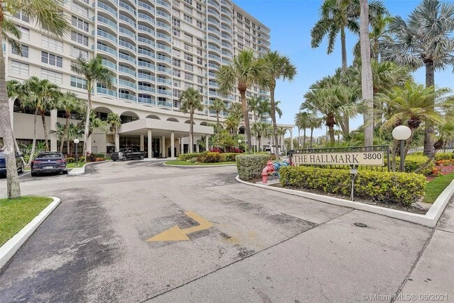 Building Photo - 3800 S Ocean Dr