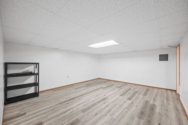 Building Photo - Large Central Valley Duplex - Available Now!
