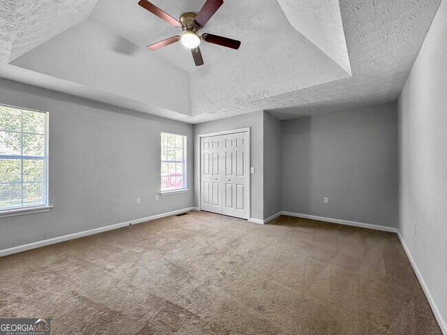 Building Photo - 877 City Pond Rd