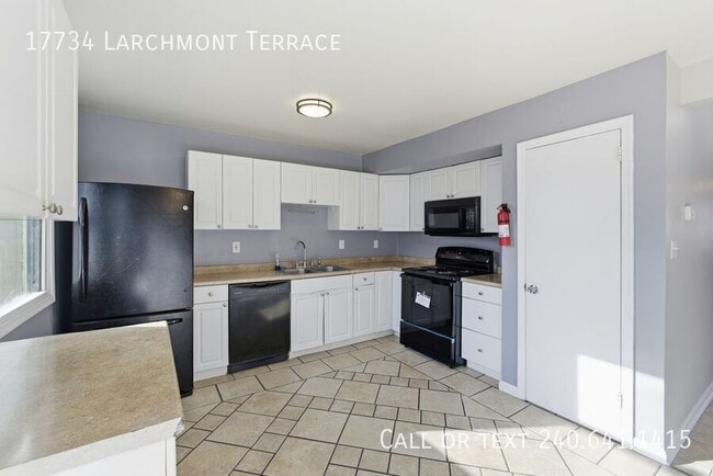 Building Photo - 17734 Larchmont Terrace