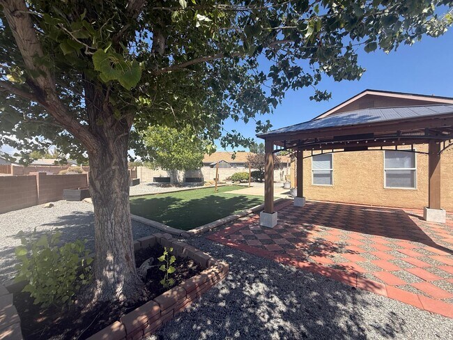 Building Photo - 3401 Misty Meadows Dr NE