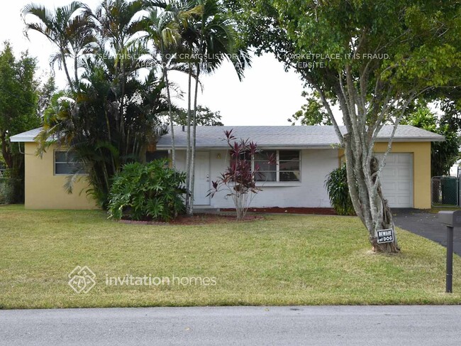 Building Photo - 5650 SW 54th Ct