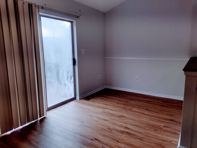 Building Photo - 12 Bailey Ln