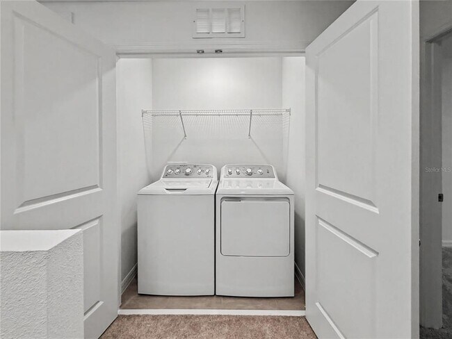 Building Photo - 2949 Skyline Lp