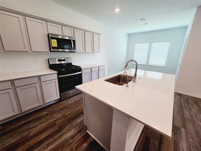 Building Photo - 40746 Rosemary Rain Ln