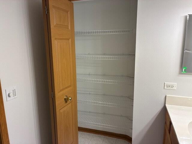 Building Photo - 927 Elderberry Cir