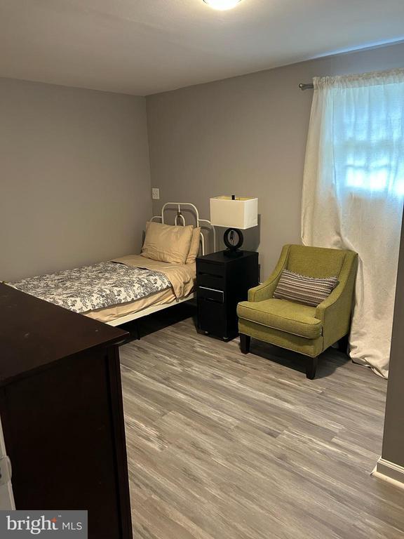 Building Photo - 10710 Tyrone Dr