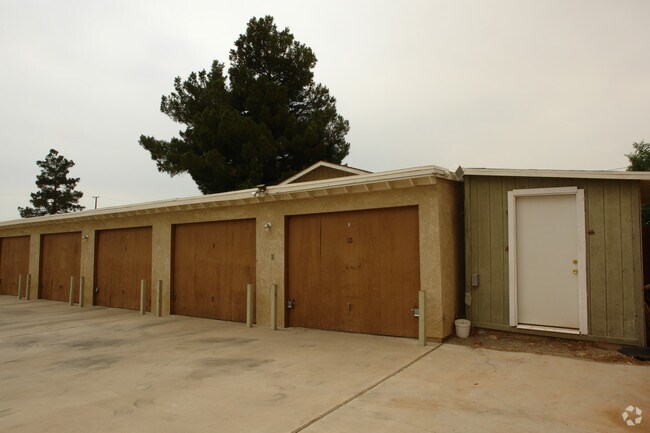 Building Photo - 15360 Sequoia Ave