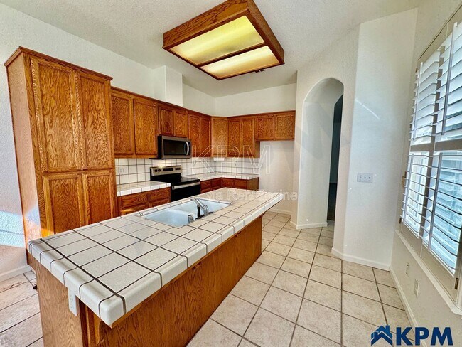 Building Photo - 18515 Monte Vista Dr