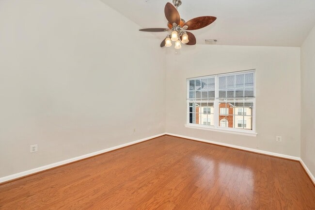 Building Photo - Elevator Condo in Frederick Pent House Level