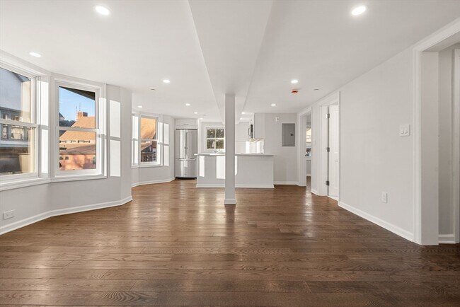 Building Photo - 1 School St