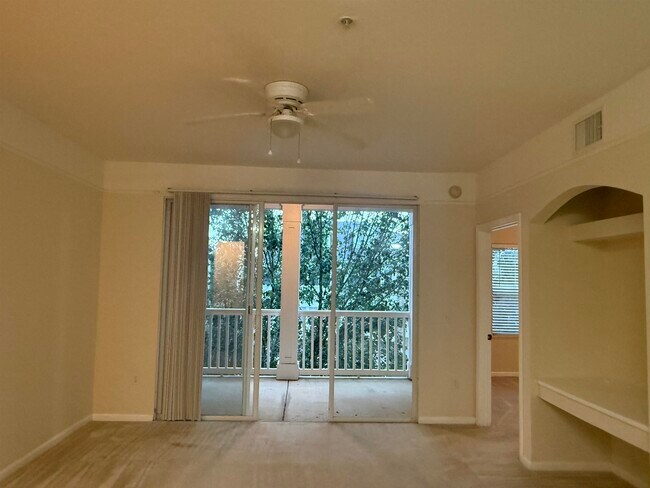 Building Photo - 2801 Chancellorsville Dr