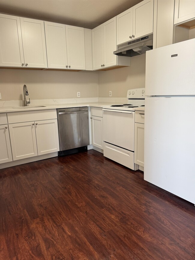 Building Photo - 153 W Hancock St