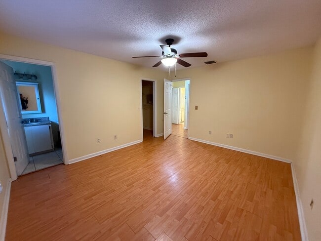 Building Photo - 380 Eron Way