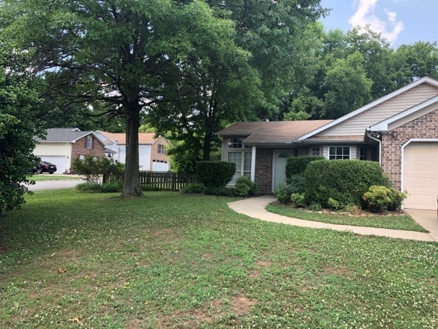 Building Photo - Very Nice 3 Bedroom Home in Hendersonville!