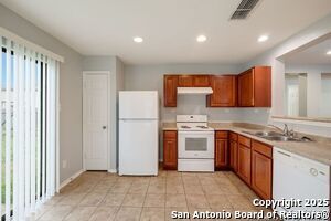 Building Photo - 618 Cormorant
