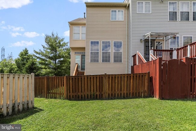 Building Photo - 8818 Papillon Dr