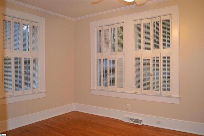 Building Photo - 40 Lanneau Dr