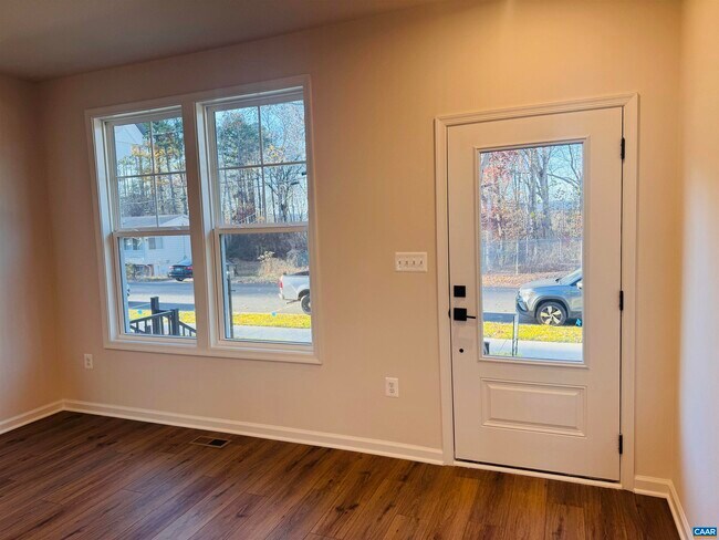 Building Photo - 2225 Woodburn Rd