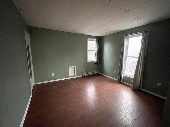 Building Photo - 266 W 8th St