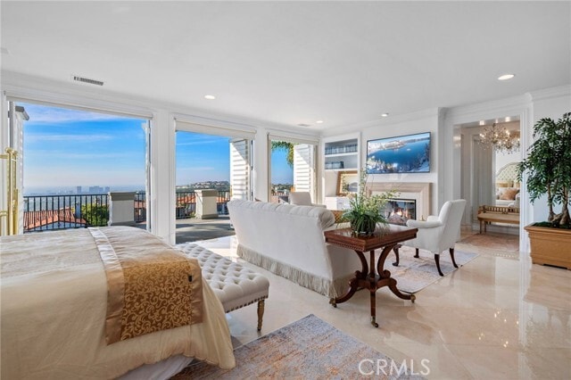 Building Photo - 7 Vista Luci