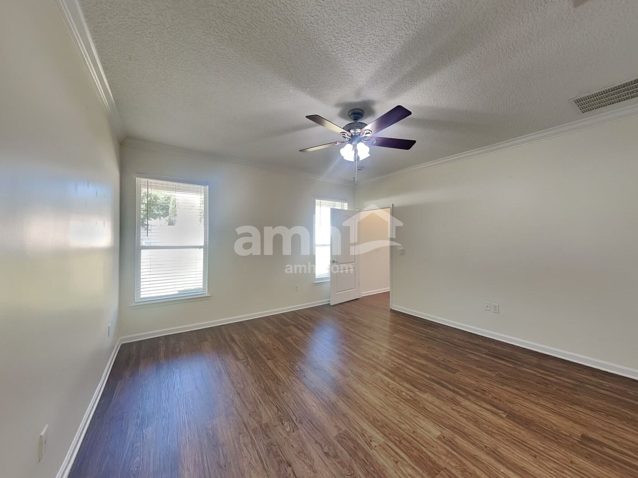 Building Photo - 2532 Creekfront Dr