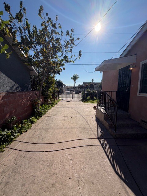 Building Photo - 4131 W 107th St