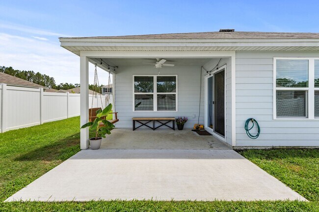 Building Photo - Contemporary Home in Briarwood