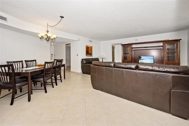 Building Photo - 1300 NE Miami Gardens Dr