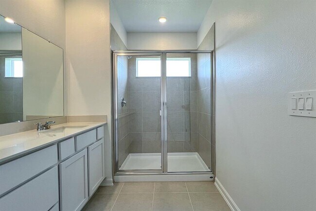 Building Photo - 2607 Skyline Lp
