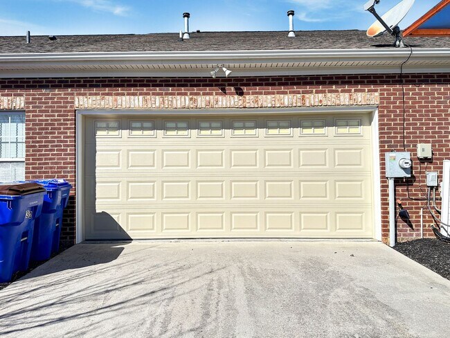 Building Photo - FOR RENT — Stunning One-Level Home in The Preserve, Oak Ridge’s Premier Lakefront Community