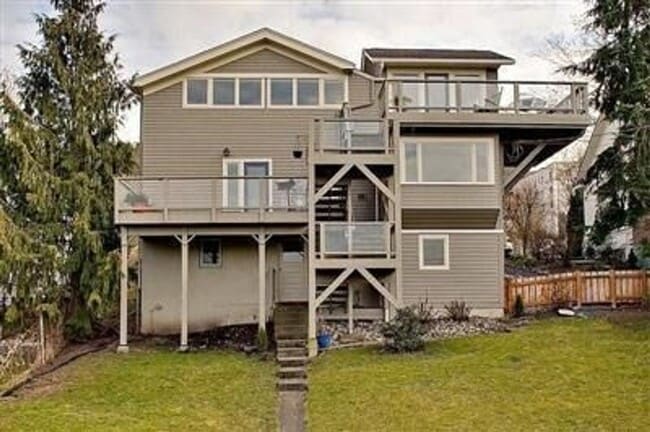 Building Photo - September Pre-lease - 6Bd/3Ba