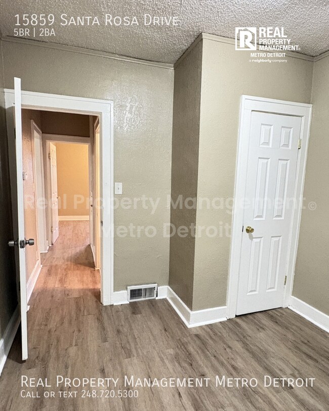 Building Photo - 15859 Santa Rosa Dr