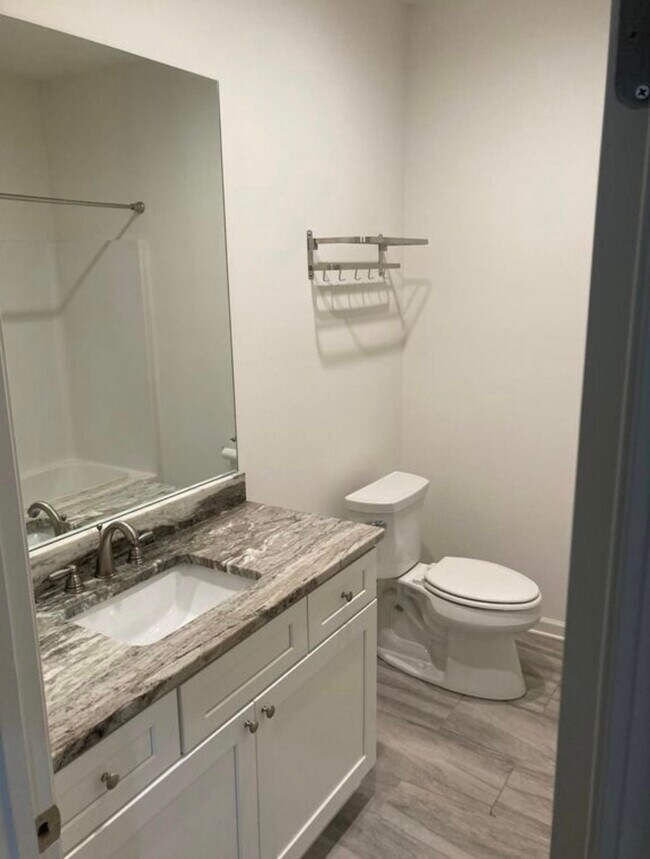 Building Photo - 56 S Meadows Cove
