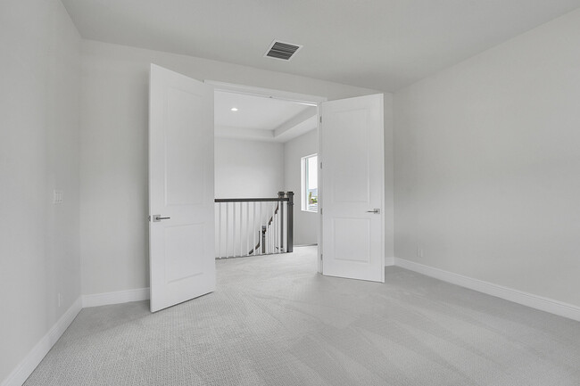 Building Photo - 9341 Crestview Cir