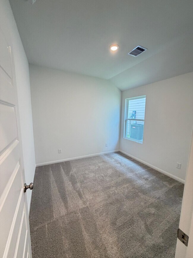 Building Photo - 25248 Leather Leaf Ct