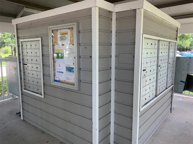 Building Photo - 1400 Gandy Blvd N