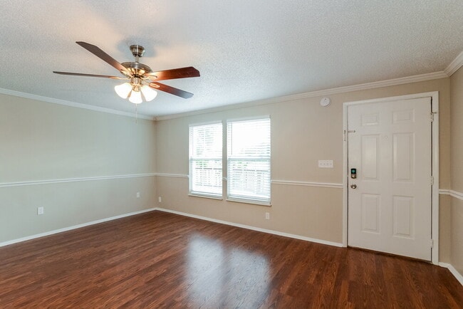 Building Photo - 5576 Garden Grove Cir